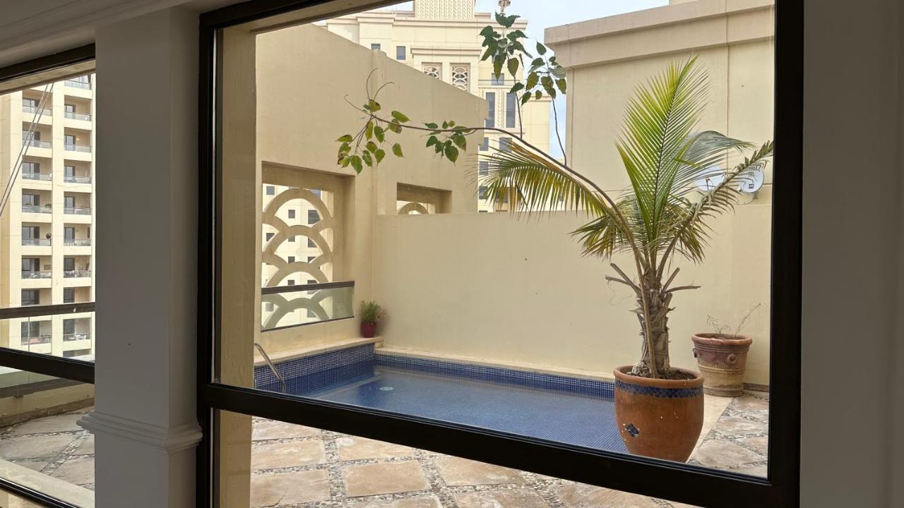 Neyar Beach Vibes - The Penthouse Hostel Dubai Bagian luar foto