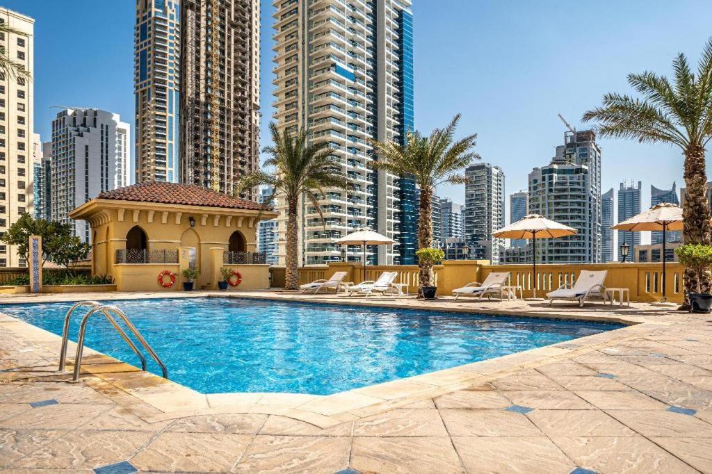 Neyar Beach Vibes - The Penthouse Hostel Dubai Bagian luar foto