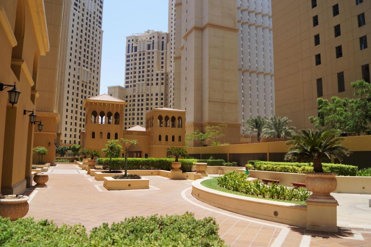 Neyar Beach Vibes - The Penthouse Hostel Dubai Bagian luar foto