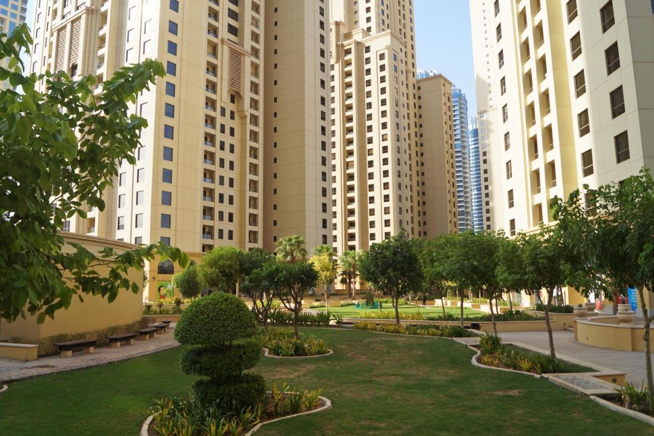 Neyar Beach Vibes - The Penthouse Hostel Dubai Bagian luar foto
