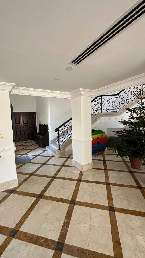 Neyar Beach Vibes - The Penthouse Hostel Dubai Bagian luar foto