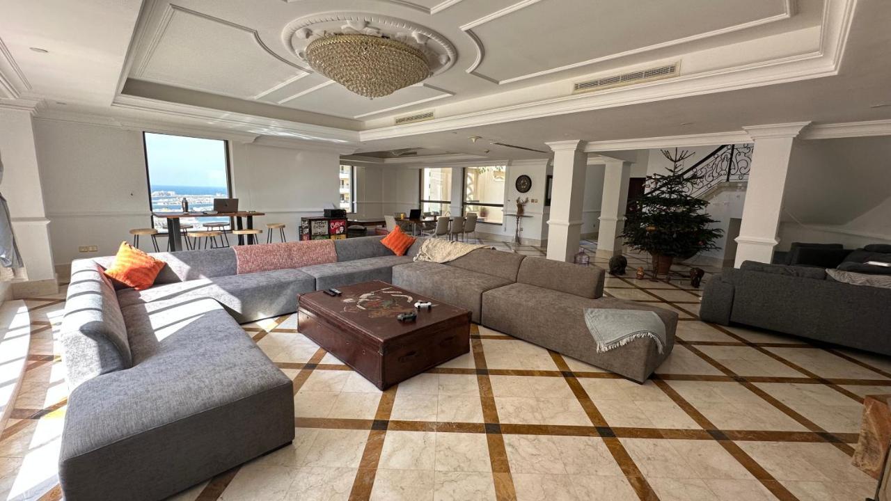Neyar Beach Vibes - The Penthouse Hostel Dubai Bagian luar foto
