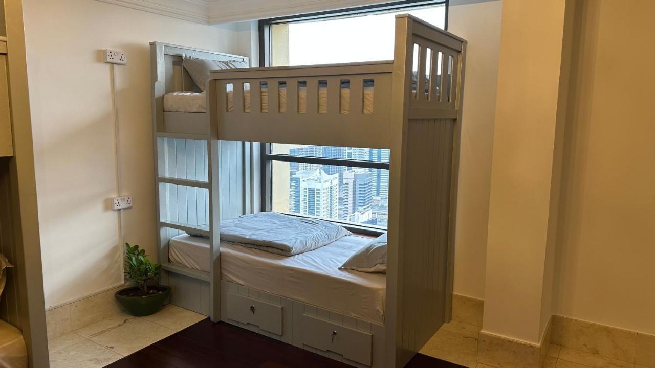 Neyar Beach Vibes - The Penthouse Hostel Dubai Bagian luar foto
