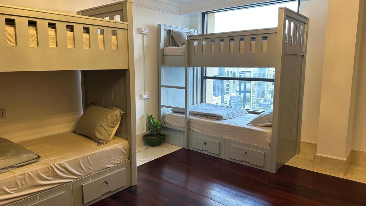 Neyar Beach Vibes - The Penthouse Hostel Dubai Bagian luar foto