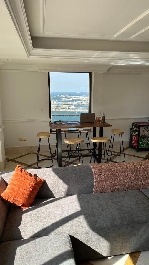 Neyar Beach Vibes - The Penthouse Hostel Dubai Bagian luar foto