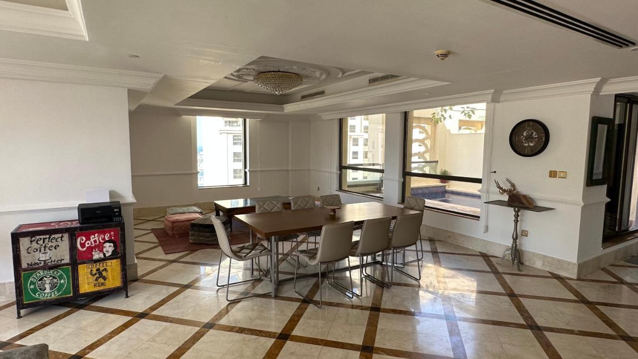 Neyar Beach Vibes - The Penthouse Hostel Dubai Bagian luar foto