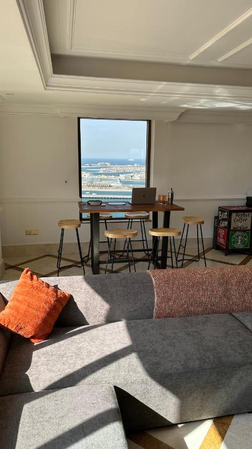 Neyar Beach Vibes - The Penthouse Hostel Dubai Bagian luar foto